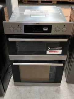 AEG BUILT IN DOUBLE ELECTRIC OVEN: MODEL DCB331010M - RRP £593: LOCATION - D7