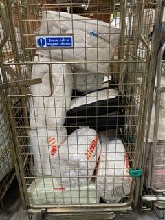 CAGE OF ASSORTED JOHN LEWIS & PARTNERS BEDDING ITEMS TO INCLUDE ANYDAY MICROFIBRE DOUBLE DUVET (CAGE NOT INCLUDED): LOCATION - A6