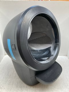 WHISKERS LR4-0305-00-UI 4 SMART SELF CLEANING ROBOT LITTER BOX IN BLACK - RRP £849.99: LOCATION - AR2