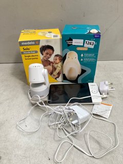 3 X ASSORTED BABY ITEMS TO INCLUDE MEDELA SOLO HANDS FREE SINGLE ELECTRIC BREAST PUMP - RRP £134.99: LOCATION - BR13