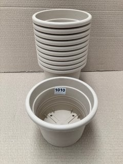 11 X VECA RECYCLED PLASTIC VASO 18CM PLANT POTS IN CREAM: LOCATION - B4