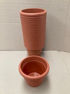 25 X VECA RECYCLED PLASTIC VASO 18CM PLANT POTS IN TERRACOTTA: LOCATION - B4