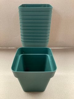 12 X VECA RECYCLED PLASTIC CLEO 20CM SQUARE STYLE PLANT POTS IN GREEN: LOCATION - B4