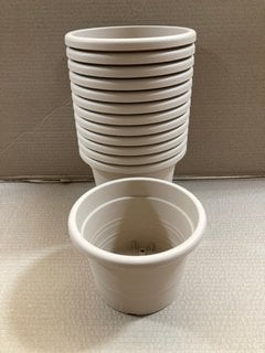 13 X VECA RECYCLED PLASTIC VASO PLANT POTS IN CREAM : SIZES 18CM AND 20CM: LOCATION - B4