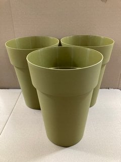 3 X VECA RECYCLED PLASTIC CLEO ALTO VASO TALL PLANT POTS IN MOSS GREEN: LOCATION - B4