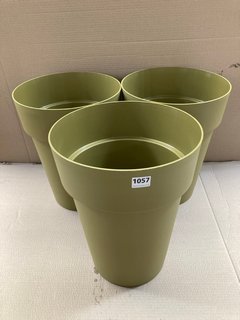 3 X VECA RECYCLED PLASTIC CLEO ALTO VASO TALL PLANT POTS IN MOSS GREEN: LOCATION - B4