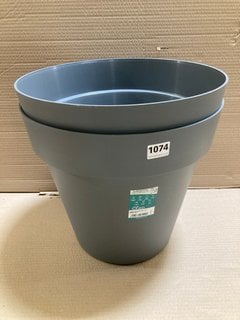 2 X VECA RECYCLED PLASTIC CLEO VASO 40CM WHEELED PLANT POTS IN STONE GREY: LOCATION - B4