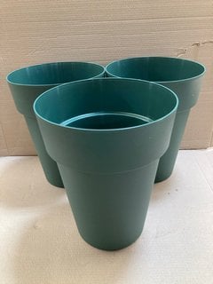 3 X VECA RECYCLED PLASTIC CLEO VASO ALTO 45CM PLANTERS IN DARK GREEN: LOCATION - B4