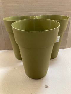 3 X VECA RECYCLED PLASTIC CLEO ALTO TALL PLANTERS IN MOSS GREEN: LOCATION - B4