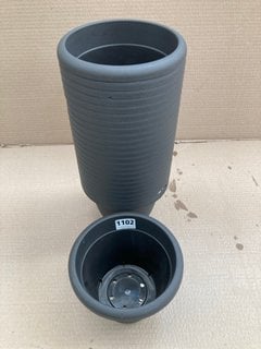 25 X VECA RECYCLED PLASTIC VASO NAXOS 18CM PLANT POTS IN CHARCOAL GREY: LOCATION - B4