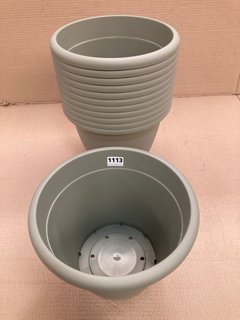 12 X VECA RECYCLED PLASTIC VASO NEXOS 30CM PLANTERS IN SAGE GREEN: LOCATION - B4