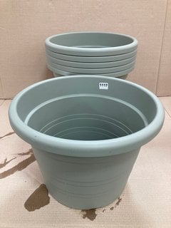 6 X VECA RECYCLED PLASTIC VASO CILINDRO 45CM PLANTERS IN SAGE GREEN: LOCATION - B4