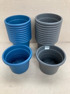 23 X VECA RECYCLED PLASTIC VASO CILINDRO 20CM PLANTERS IN CHARCOAL GREY AND MARINE BLUE FINISHES: LOCATION - B4