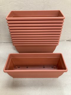 12 X VECA RECYCLED PLASTIC CASSETTA ROXANNE 50CM TROUGH PLANTERS IN TERRACOTTA: LOCATION - B5