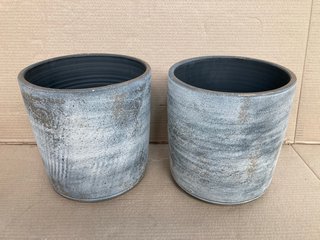 2 X TIVOLI 25CM EARTH PLANTERS IN GREY: LOCATION - B5