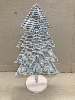 RATTAN STYLE CHRISTMAS TREE DECORATION IN WHITE WASH STYLE FINISH: LOCATION - B5