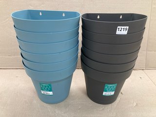 12 X VECA RECYCLED PLASTIC CLEO VASO 25CM WALL HUNG PLANTERS IN CHARCOAL AND MARINE BLUE FINISHES: LOCATION - B5