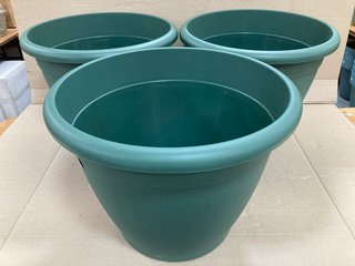 3 X VECA RECYCLED PLASTIC VASO NAXOS 60CM PLANTERS IN DARK GREEN: LOCATION - B5