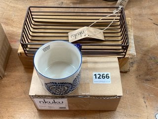 QTY OF ASSORTED NKUKU ITEMS TO INCLUDE SET OF 2 ESHANI DRINKS MUGS IN WHITE/INDIGO: LOCATION - B6