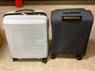 2 X JOHN LEWIS & PARTNERS SMALL SUITCASES TO INCLUDE HARD SHELL STYLE SUITCASE IN LIGHT BLUE: LOCATION - BR5