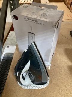 2 X ASSORTED JOHN LEWIS & PARTNERS ITEMS TO INCLUDE STEAM IRON IN GREY AND WHITE: LOCATION - BR8