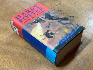 A FIRST EDITION J.K. ROWLING HARDBACK BOOK WITH DUST WRAPPER: "HARRY POTTER AND THE GOBLET OF FIRE": LOCATION - CR