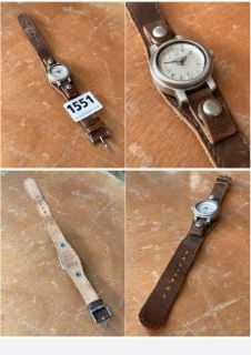 A FOSSIL UNISEX WRISTWATCH WITH A LEATHER STRAP: LOCATION - CR