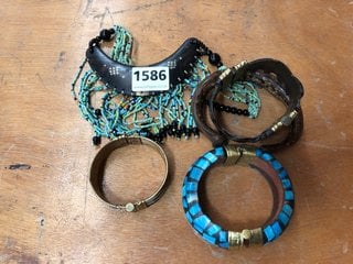 5 X PIECES OF ASSORTED JEWELLERY: LOCATION - CR