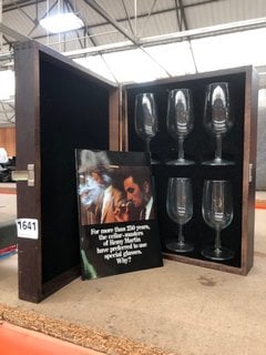 A SET OF SIX VINTAGE REMY MARTIN GLASSES IN A WOODEN CASE: LOCATION - CR