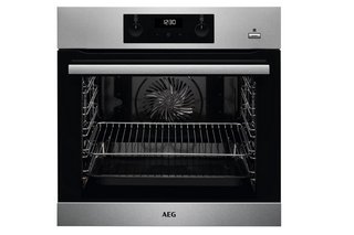 AEG BUILT IN SINGLE ELECTRIC OVEN: MODEL BES355010M - RRP £479: LOCATION - D2