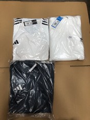 QUANTITY OF CLOTHES TO INCLUDE ADIDAS WHITE HOODIE SIZE LARGE: LOCATION - TABLES