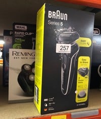 QUANTITY OF HEALTH & BEAUTY ITEMS TO INCLUDE BRAUN SERIES 5 51-W1600S ELECTRIC SHAVER FOR MEN WITH EASYCLICK BODY GROOMER ATTACHMENT, EASYCLEAN, WET & DRY, RECHARGEABLE, CORDLESS FOIL RAZOR, WHITE, R