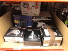 QUANTITY OF KITCHEN & APPLIANCES ITEMS TO INCLUDE RUSSELL HOBBS ELECTRIC 0.85L TRAVEL KETTLE, SMALL & COMPACT, DUAL VOLTAGE, IDEAL FOR ABROAD/CARAVAN/CAMPING, INC 2 CUPS & SPOONS, REMOVABLE WASHABLE