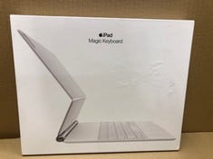 APPLE IPAD MAGIC KEYBOARD:: LOCATION - C