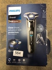 PHILIPS SHAVER SERIES 7000 - WET & DRY MEN'S ELECTRIC SHAVER WITH SKIN IQ TECHNOLOGY, POP-UP TRIMMER, CHARGING STAND, TRAVEL CASE AND CLEANING BRUSH (MODEL S7887/35).: LOCATION - D