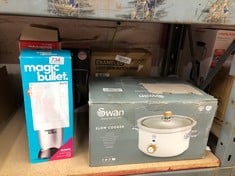 QUANTITY OF KITCHEN & APPLIANCES ITEMS TO INCLUDE SWAN SF17021WHTN NORDIC SLOW COOKER WITH 3 TEMPERATURE SETTINGS, KEEP WARM FUNCTION, 3.5L, 200W, WHITE: LOCATION - F