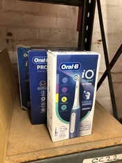 QUANTITY OF HEALTH & BEAUTY ITEMS TO INCLUDE ORAL-B MY WAY KIDS ELECTRIC TOOTHBRUSH, CHRISTMAS GIFTS FOR KIDS, 4 MODES WITH TEETH WHITENING, FOR AGES 10+, GREY: LOCATION - F