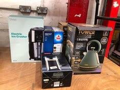 QUANTITY OF KITCHEN & APPLIANCES ITEMS TO INCLUDE TOWER T10044JDE CAVALETTO PYRAMID KETTLE WITH FAST BOIL, DETACHABLE FILTER, 1.7L, 3000 W, JADE & CHAMPAGNE GOLD: LOCATION - F