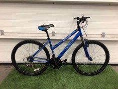 APOLLO XC26 WOMENS MOUNTAIN BIKE 26" WHEELS 17" FRAME 21 SPEED GRIP SHIFT GEARS: LOCATION - BIKE RACKS(COLLECTION OR OPTIONAL DELIVERY AVAILABLE)