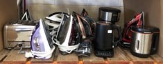 QUANTITY OF ASSORTED ITEMS TO INCLUDE DUALIT SILVER 4 SLICE TOASTER: LOCATION - LEFT RACK(COLLECTION OR OPTIONAL DELIVERY AVAILABLE)