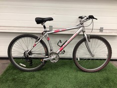 CARRERA VULCAN GENTS MOUNTAIN BIKE 20" FRAME 26" WHEELS 21 SPEED SHIMANO TRIGGER SHIFT GEARS: LOCATION - BIKE RACKS(COLLECTION OR OPTIONAL DELIVERY AVAILABLE)