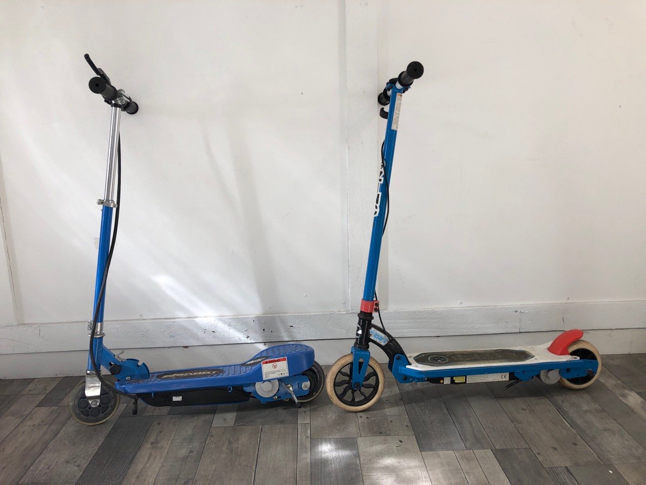 ELSKOOT ELECTRIC SCOOTER +N-ZO ELECTRIC SCOOTER - COLLECTION ONLY - LOCATION BACK WALL