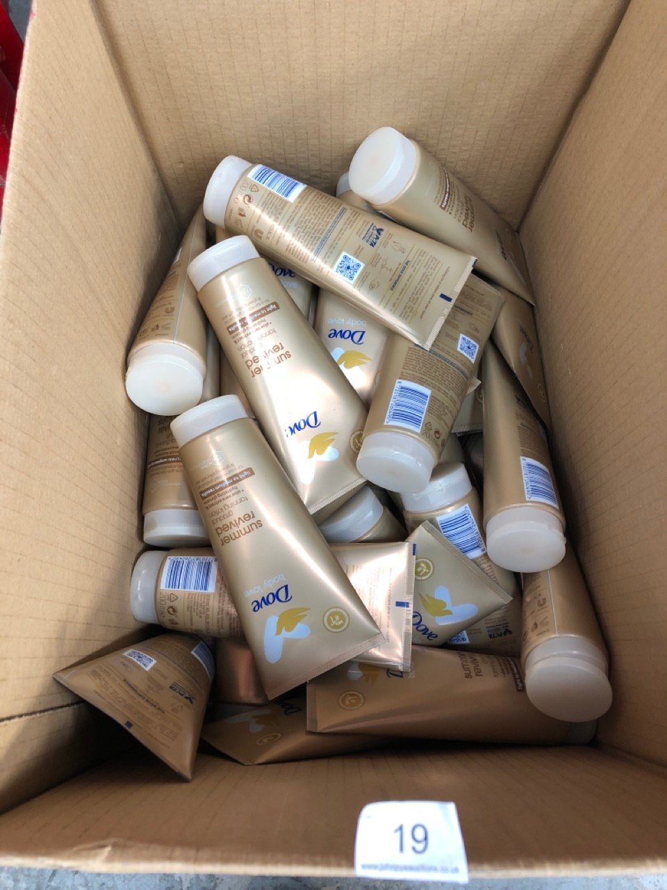 40X DOVE BODY LOVE SUMMER REVIVED GRADUAL TANNING LOTION - COLLECTION ONLY - LOCATION BACK WALL