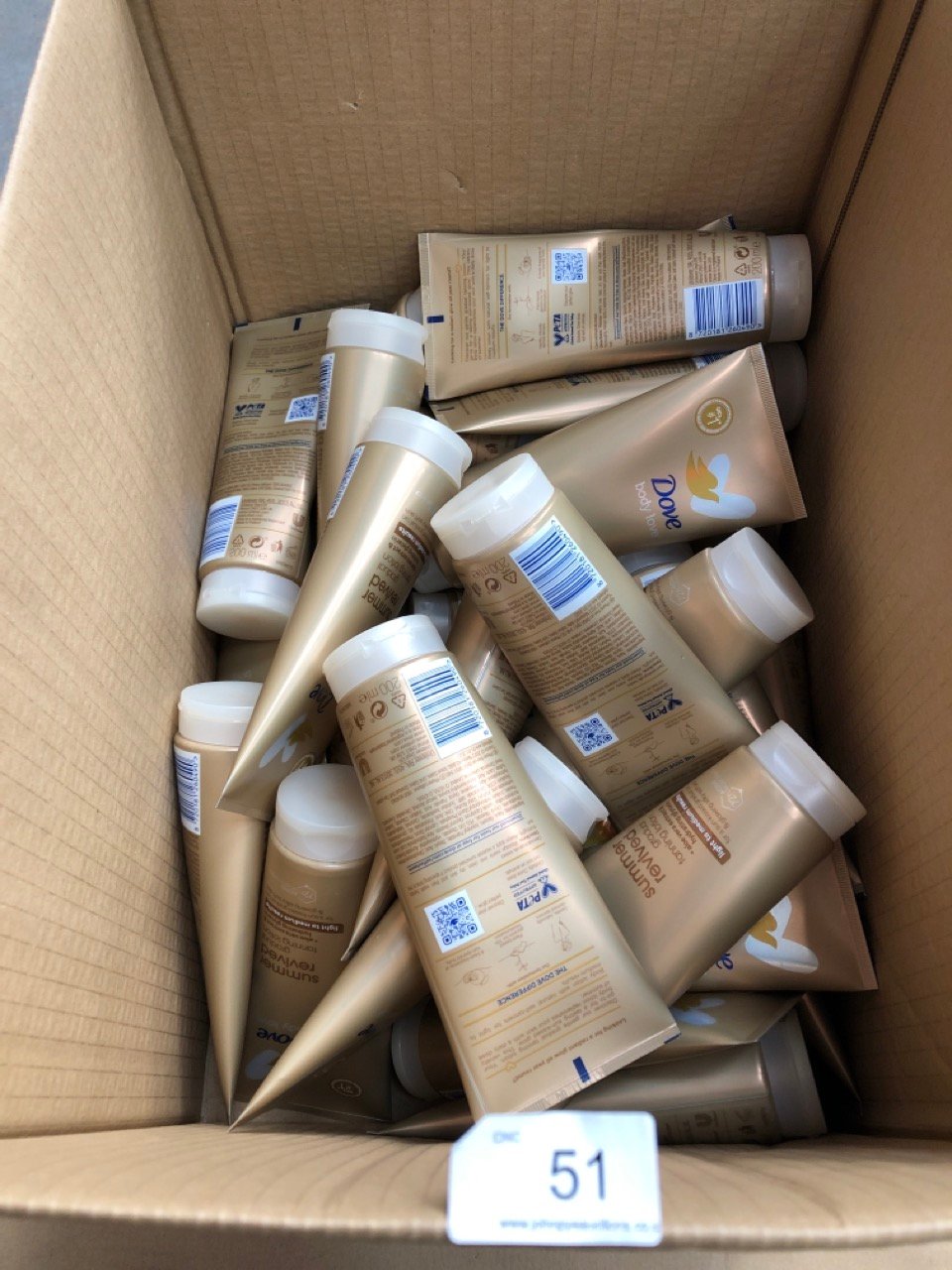 40X DOVE BODY LOVE SUMMER REVIVED GRADUAL TANNING LOTION - COLLECTION ONLY - LOCATION BACK WALL