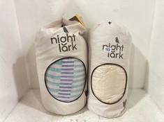 2 X NIGHT LARK COVERLESS DUVETS TO INCLUDE 225 X 220 CM 6 TOG IN STRIPED SHORES