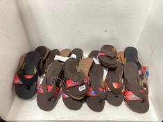 14 X FLOJOS MEN'S FLIP FLOPS - BLACK/BROWN - MIXED SIZES - UK 8/10/11/12