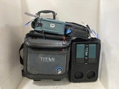 4 X ASSORTED ITEMS TO INCLUDE TITAN BY ARCTIC ZONE EXPANDABLE LUNCH BOX - TEAL