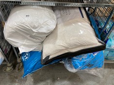 QUANTITY OF ASSORTED BEDDING TO INCLUDE WHITE DUCK FEATHER AND DOWN PILLOW PAIR