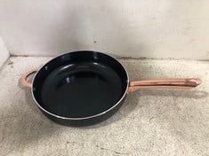 TOWER LINEAR ROSE GOLD EDITION 28CM NON-STICK SAUCE PAN TO INCLUDE MORPHY RICHARDS EQUIP POUR & DRAIN 5 PIECE STAINLESS STEEL PAN SET