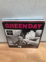 5 X ASSORTED VINYLS TO INCLUDE GREENDAY SAVIORS VINYL